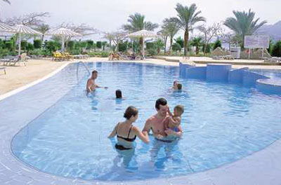 Бассейн отеля Hilton Nuweiba Coral Resort 4* (Хилтон Нувейба Корал Резорт 4*) Фото отеля Hilton Nuweiba Coral Resort 4* (Хилтон Нувейба Корал Резорт 4*)