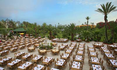Открытая терраса ресторана в отеле Saphir Hotel 4* (Сапфир Отель 4*) Фото отеля Saphir Hotel 4* (Сапфир Отель 4*)