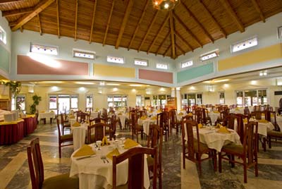 Ресторан отеля The Garden Beach Hotel 5* (Гарден Бич Отель 5*) Фото отеля The Garden Beach Hotel 5* (Гарден Бич Отель 5*)