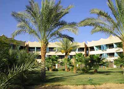 Жилой корпус отеля Hilton Nuweiba Coral Resort 4* (Хилтон Нувейба Корал Резорт 4*) Фото отеля Hilton Nuweiba Coral Resort 4* (Хилтон Нувейба Корал Резорт 4*)