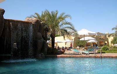 Водопад в отеле Marriott Taba Heights Resort 5* (Мариотт Таба Хайтс Резорт 5*) Фото отеля Marriott Taba Heights Resort 5* (Мариотт Таба Хайтс Резорт 5*)