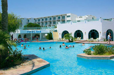 Бассейн отеля Shams Safaga Resort 4* (Шамс Сафага Резорт 4*) Фото отеля Shams Safaga Resort 4* (Шамс Сафага Резорт 4*)