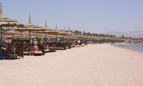 Пляж отеля Amwaj Oyoun Hotel & Resort 5* (Амваж Оюн Отель энд Резорт 5*) Фото отеля Amwaj Oyoun Hotel & Resort 5* (Амваж Оюн Отель энд Резорт 5*)