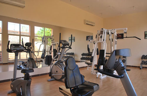 Тренажерный зал отеля Amwaj Oyoun Hotel & Resort 5* (Амваж Оюн Отель энд Резорт 5*) Фото отеля Amwaj Oyoun Hotel & Resort 5* (Амваж Оюн Отель энд Резорт 5*)