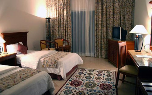 Стандартный номер отеля Amwaj Oyoun Hotel & Resort 5* (Амваж Оюн Отель энд Резорт 5*) Фото отеля Amwaj Oyoun Hotel & Resort 5* (Амваж Оюн Отель энд Резорт 5*)