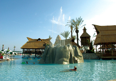 Бассейн отеля TT Hotels Pegasos World 5* (ТТ Отель Пегасос Ворлд 5*) Фото отеля TT Hotels Pegasos World 5* (ТТ Отель Пегасос Ворлд 5*)