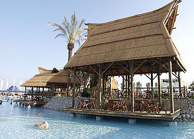 Бассейн отеля TT Hotels Pegasos World 5* (ТТ Отель Пегасос Ворлд 5*) Фото отеля TT Hotels Pegasos World 5* (ТТ Отель Пегасос Ворлд 5*)