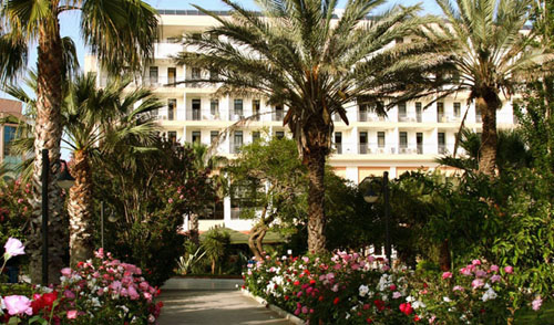 Сад отеля Adora Golf Resort Hotel 5* (Адора Гольф Резорт Отель 5*) Фото отеля Adora Golf Resort Hotel 5* (Адора Гольф Резорт Отель 5*)