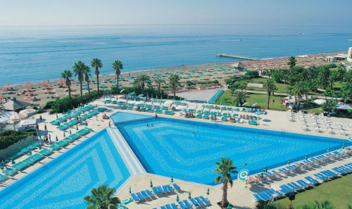 Бассейн отеля Adora Golf Resort Hotel 5* (Адора Гольф Резорт Отель 5*) Фото отеля Adora Golf Resort Hotel 5* (Адора Гольф Резорт Отель 5*)