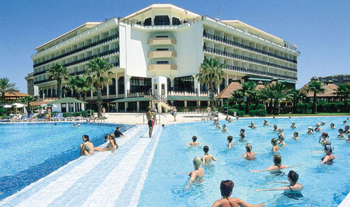 Бассейн отеля Adora Golf Resort Hotel 5* (Адора Гольф Резорт Отель 5*) Фото отеля Adora Golf Resort Hotel 5* (Адора Гольф Резорт Отель 5*)