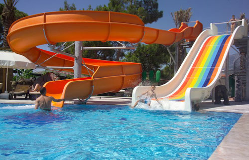 Водные горки в бассейне отеля Lucida Beach Hotel 5* (Люсида Бич Отель 5*) Фото отеля Lucida Beach Hotel 5* (Люсида Бич Отель 5*)
