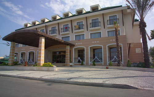 Вход в отель Lucida Beach Hotel 5* (Люсида Бич Отель 5*) Фото отеля Lucida Beach Hotel 5* (Люсида Бич Отель 5*)