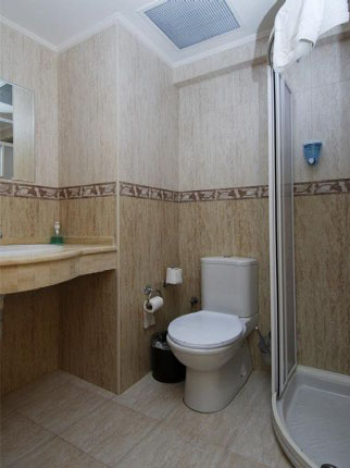 Ванная комната в номере отеля Larissa Inn Hotel 4* (Лариса Инн Отель 4*) Фото отеля Larissa Inn Hotel 4* (Лариса Инн Отель 4*)
