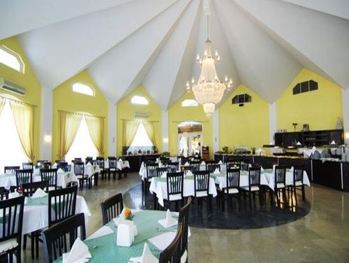 Ресторан отеля Larissa Inn Hotel 4* (Лариса Инн Отель 4*) Фото отеля Larissa Inn Hotel 4* (Лариса Инн Отель 4*)