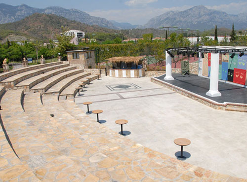 Амфитеатр отеля Simena Holiday Village & Villas HV1 (Симена Холидей Виллэдж энд Виллас HV1) Фото отеля Simena Holiday Village & Villas HV1 (Симена Холидей Виллэдж энд Виллас HV1)
