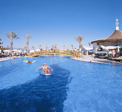 Бассейн отеля Aydinbey Gold Dreams 5* (Айдинбей Голд Дримс 5*) Фото отеля Aydinbey Gold Dreams 5* (Айдинбей Голд Дримс 5*)