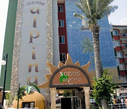 Вход в отель Xeno Hotels Sonas Alpina 4* (Ксено Хотелс Сонас Альпина 4*) Фото отеля Xeno Hotels Sonas Alpina 4* (Ксено Хотелс Сонас Альпина 4*)