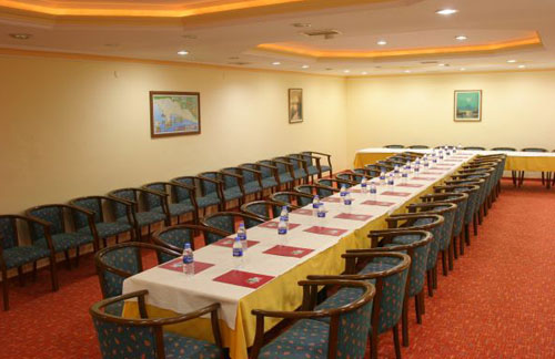 Конференц-зал отеля Xeno Hotels Sonas Alpina 4* (Ксено Хотелс Сонас Альпина 4*) Фото отеля Xeno Hotels Sonas Alpina 4* (Ксено Хотелс Сонас Альпина 4*)