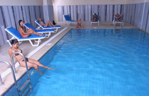 Крытый бассейн отеля Xeno Hotels Sonas Alpina 4* (Ксено Хотелс Сонас Альпина 4*) Фото отеля Xeno Hotels Sonas Alpina 4* (Ксено Хотелс Сонас Альпина 4*)