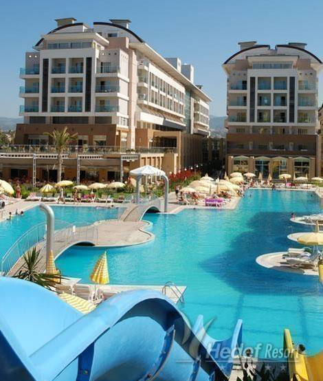 Бассейн отеля Hedef Resort & Spa Hotel 5* (Хедеф Резорт энд Спа Отель 5*) Фото отеля Hedef Resort & Spa Hotel 5* (Хедеф Резорт энд Спа Отель 5*)