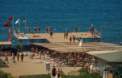 Пляж отеля Hedef Resort & Spa Hotel 5* (Хедеф Резорт энд Спа Отель 5*) Фото отеля Hedef Resort & Spa Hotel 5* (Хедеф Резорт энд Спа Отель 5*)