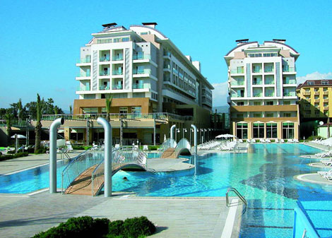 Бассейн отеля Hedef Resort & Spa Hotel 5* (Хедеф Резорт энд Спа Отель 5*) Фото отеля Hedef Resort & Spa Hotel 5* (Хедеф Резорт энд Спа Отель 5*)