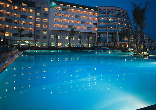 Бассейн отеля Long Beach Resort Hotel & Spa 5* (Лонг Бич Резорт Отель энд Спа 5*) Фото отеля Long Beach Resort Hotel & Spa 5* (Лонг Бич Резорт Отель энд Спа 5*)