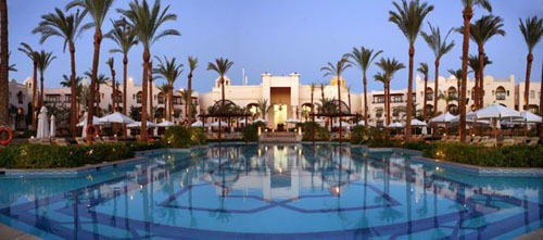 Бассейн отеля The Palace Port Ghalib 5* (Палас Порт Галиб 5*) Фото отеля The Palace Port Ghalib 5* (Палас Порт Галиб 5*)