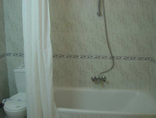 Ванная комната в номере отеля Marlin Inn Beach Resort 4* (Марлин Инн Бич Резорт 4*) Фото отеля Marlin Inn Beach Resort 4* (Марлин Инн Бич Резорт 4*)