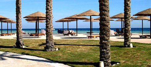 Пляж отеля Fort Arabesque Resort Spa & Villas 5* (Форт Арабески Резорт Спа энд Виллас 5*) Фото отеля Fort Arabesque Resort Spa & Villas 5* (Форт Арабески Резорт Спа энд Виллас 5*)