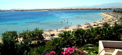 Пляж отеля Fort Arabesque Resort Spa & Villas 5* (Форт Арабески Резорт Спа энд Виллас 5*) Фото отеля Fort Arabesque Resort Spa & Villas 5* (Форт Арабески Резорт Спа энд Виллас 5*)
