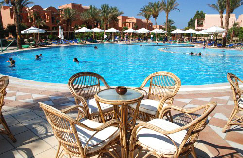 Бассейн отеля Sensimar Makadi Hotel 4* (Сенсимар Макади Отель 4*) Фото отеля Sensimar Makadi Hotel 4* (Сенсимар Макади Отель 4*)