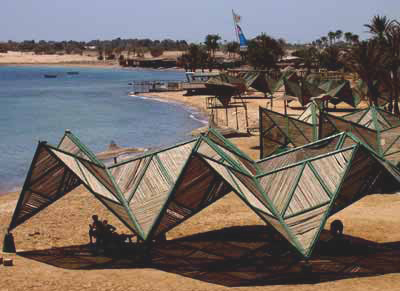 Пляж отеля Helnan Nuweiba Bay Resort 4* (Хелнан Нувейба Бей Резорт 4*) Фото отеля Helnan Nuweiba Bay Resort 4* (Хелнан Нувейба Бей Резорт 4*)