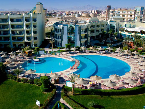 Бассейн отеля Montillon Grand Horizon Beach Resort 4* (Монтилон Гранд Горизонт Бич Резорт 4*) Фото отеля Montillon Grand Horizon Beach Resort 4* (Монтилон Гранд Горизонт Бич Резорт 4*)