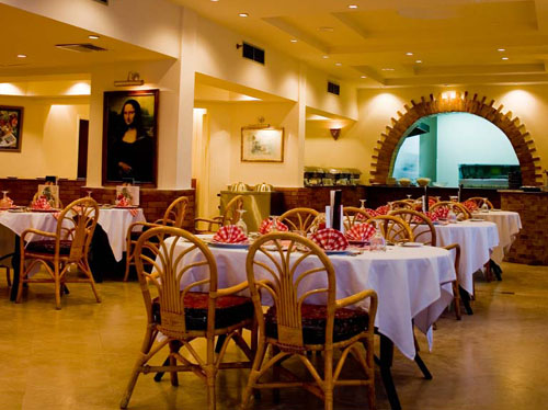 Ресторан отеля Montillon Grand Horizon Beach Resort 4* (Монтилон Гранд Горизонт Бич Резорт 4*) Фото отеля Montillon Grand Horizon Beach Resort 4* (Монтилон Гранд Горизонт Бич Резорт 4*)