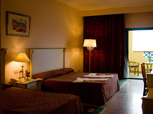 Номер отеля Montillon Grand Horizon Beach Resort 4* (Монтилон Гранд Горизонт Бич Резорт 4*) Фото отеля Montillon Grand Horizon Beach Resort 4* (Монтилон Гранд Горизонт Бич Резорт 4*)