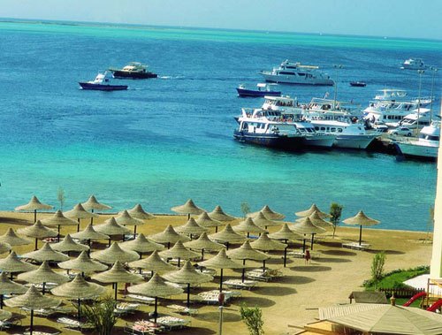 Пляж отеля Montillon Grand Horizon Beach Resort 4* (Монтилон Гранд Горизонт Бич Резорт 4*) Фото отеля Montillon Grand Horizon Beach Resort 4* (Монтилон Гранд Горизонт Бич Резорт 4*)