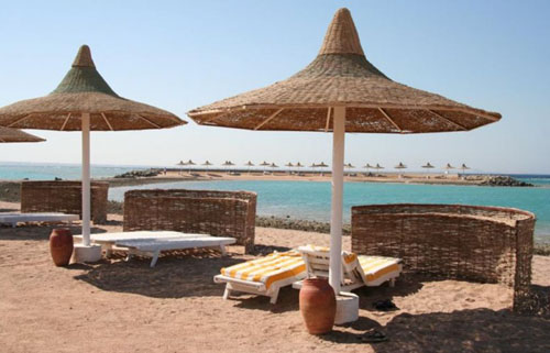 Пляж отеля Coral Beach Resort Hurghada 4* (Корал Бич Резорт Хургада 4*) Фото отеля Coral Beach Resort Hurghada 4* (Корал Бич Резорт Хургада 4*)