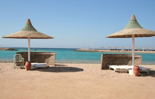 Пляж отеля Coral Beach Resort Hurghada 4* (Корал Бич Резорт Хургада 4*) Фото отеля Coral Beach Resort Hurghada 4* (Корал Бич Резорт Хургада 4*)