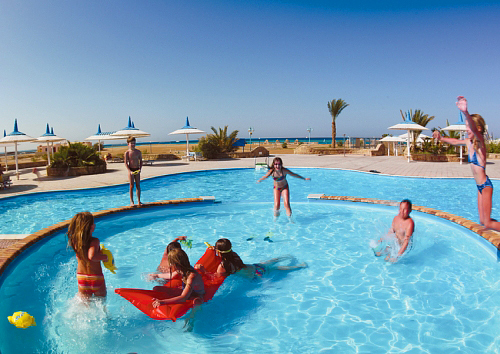 Детский бассейн отеля Coral Beach Resort Hurghada 4* (Корал Бич Резорт Хургада 4*) Фото отеля Coral Beach Resort Hurghada 4* (Корал Бич Резорт Хургада 4*)