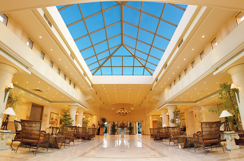 Лобби отеля Coral Beach Resort Hurghada 4* (Корал Бич Резорт Хургада 4*) Фото отеля Coral Beach Resort Hurghada 4* (Корал Бич Резорт Хургада 4*)