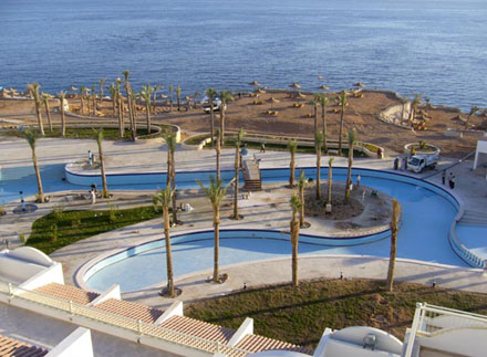 Пляж отеля Continental Plaza Beach Resort 5* (Континенталь Плаза Бич Резорт 5*) Фото отеля Continental Plaza Beach Resort 5* (Континенталь Плаза Бич Резорт 5*)