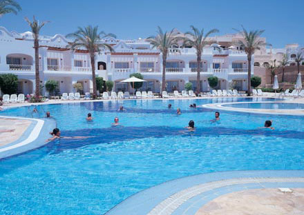 Бассейн отеля Continental Plaza Beach Resort 5* (Континенталь Плаза Бич Резорт 5*) Фото отеля Continental Plaza Beach Resort 5* (Континенталь Плаза Бич Резорт 5*)