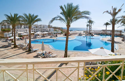 Бассейн отеля Continental Plaza Beach Resort 5* (Континенталь Плаза Бич Резорт 5*) Фото отеля Continental Plaza Beach Resort 5* (Континенталь Плаза Бич Резорт 5*)