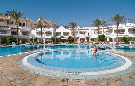 Бассейн отеля Continental Plaza Beach Resort 5* (Континенталь Плаза Бич Резорт 5*) Фото отеля Continental Plaza Beach Resort 5* (Континенталь Плаза Бич Резорт 5*)