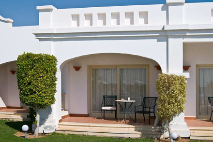 Жилой корпус отеля Continental Plaza Beach Resort 5* (Континенталь Плаза Бич Резорт 5*) Фото отеля Continental Plaza Beach Resort 5* (Континенталь Плаза Бич Резорт 5*)