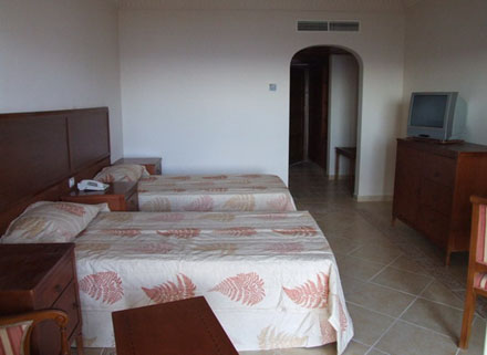 Номер отеля Continental Plaza Beach Resort 5* (Континенталь Плаза Бич Резорт 5*) Фото отеля Continental Plaza Beach Resort 5* (Континенталь Плаза Бич Резорт 5*)