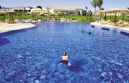 Бассейн отеля Maritim Jolie Ville Royal Peninsula Hotel & Resort 5* (Маритим Джоли Вилли Роял Пенинсула Отель энд Резорт 5*) Фото отеля Maritim Jolie Ville Royal Peninsula Hotel & Resort 5* (Маритим Джоли Вилли Роял Пенинсула Отель энд Резорт 5*)