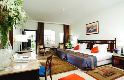 Номер Superior отеля Maritim Jolie Ville Royal Peninsula Hotel & Resort 5* (Маритим Джоли Вилли Роял Пенинсула Отель энд Резорт 5*) Фото отеля Maritim Jolie Ville Royal Peninsula Hotel & Resort 5* (Маритим Джоли Вилли Роял Пенинсула Отель энд Резорт 5*)