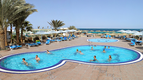 Бассейн отеля Three Corners Triton Empire Beach Resort 3* (Фри Корнерс Тритон Эмпайр Бич Резорт 3*) Фото отеля Three Corners Triton Empire Beach Resort 3* (Фри Корнерс Тритон Эмпайр Бич Резорт 3*)